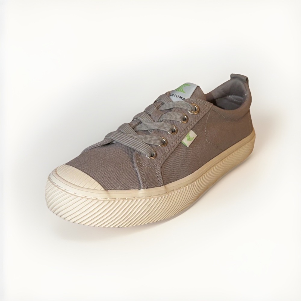 Cariuma OCA Low Cap Toe Canvas Lace Up Sneaker Mystic Grey Woman's 7.5 / Men's 6
